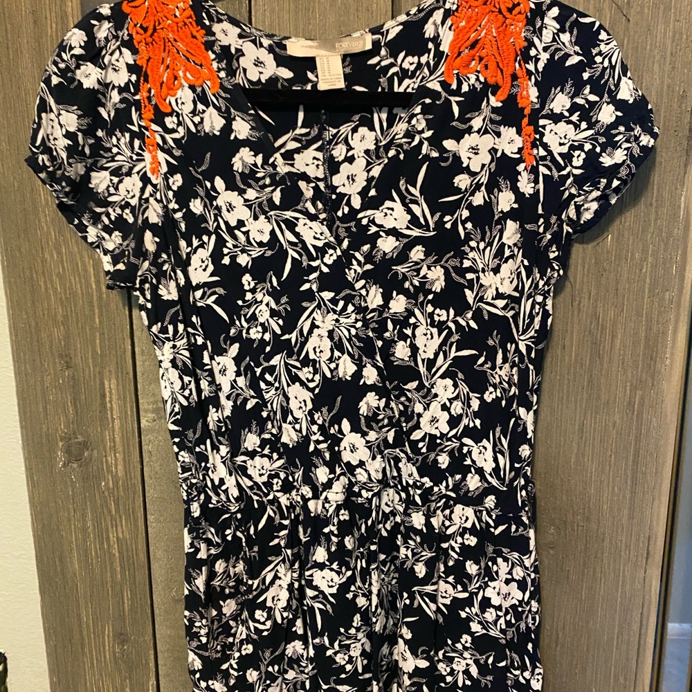 Floral Forever21 Romper with pockets